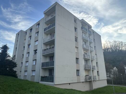 Appartement à vendre 63 000 € 1 pièce 24,6 m² Étage 2/6 Autres quartiers et hameaux Pont-Évêque 38780
