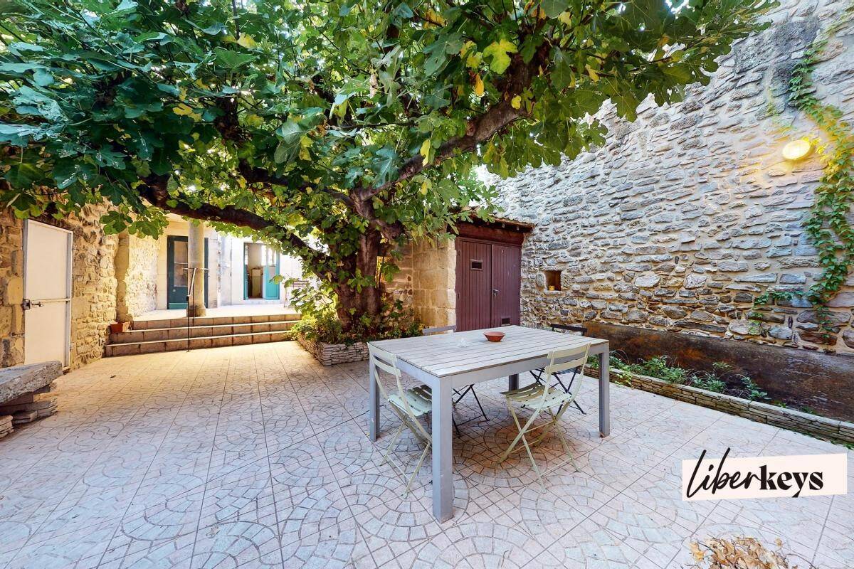 Maison à vendre, 226m², GALLARGUES LE MONTUEUX