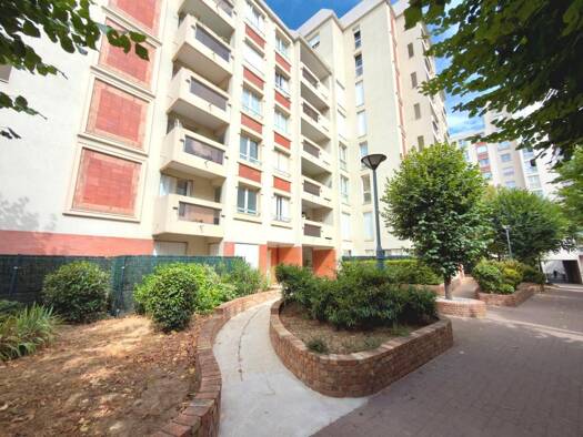 Appartement à vendre 135 000 € 1 pièce 1 chambre 35 m² Étage 3/5 Les Mobiles-Maison de Santé Épinay-sur-Seine 93800