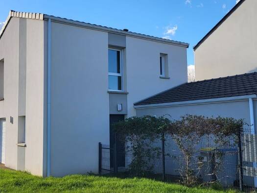 Maison à vendre 299 900 € 4 pièces 3 chambres 82 m² 331 m² de terrain Est Thouaré-sur-Loire 44470