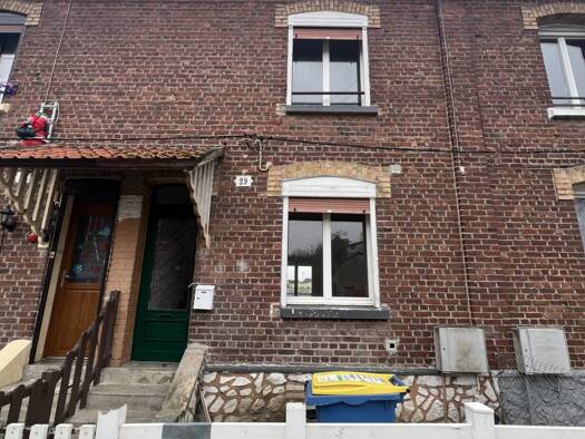 Maison à vendre 55 000 € 4 pièces 2 chambres 58,3 m² 159 m² de terrain Champ Roland Hirson 02500