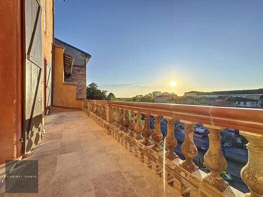 Appartement à vendre 430 000 € 5 pièces 3 chambres 189 m² Étage 1/3 Centre Ville Montauban 82000