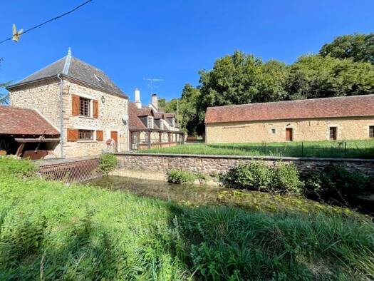 Maison à vendre 225 000 € 7 pièces 4 chambres 254 m² 26 779 m² de terrain Anjouin 36210