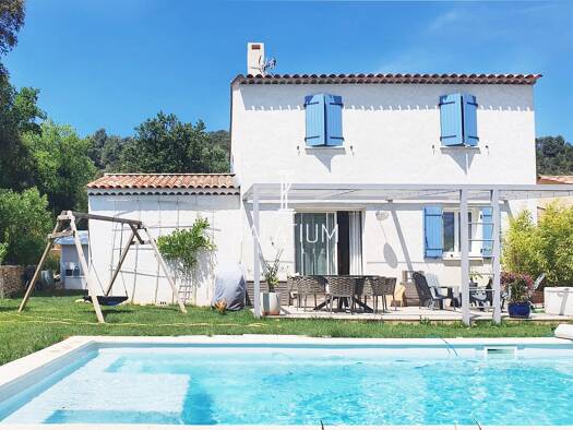 Maison à vendre 475 000 € 6 pièces 4 chambres 138,2 m² 582 m² de terrain Gréoux-les-Bains 04800