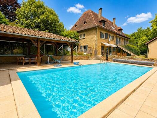 Maison à vendre 460 000 € 11 pièces 7 chambres 286 m² 7 089 m² de terrain Église-Neuve-de-Vergt 24380