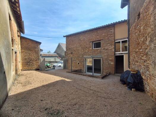 Maison à louer 830 € 1 chambre 94 m² Laizé 71870