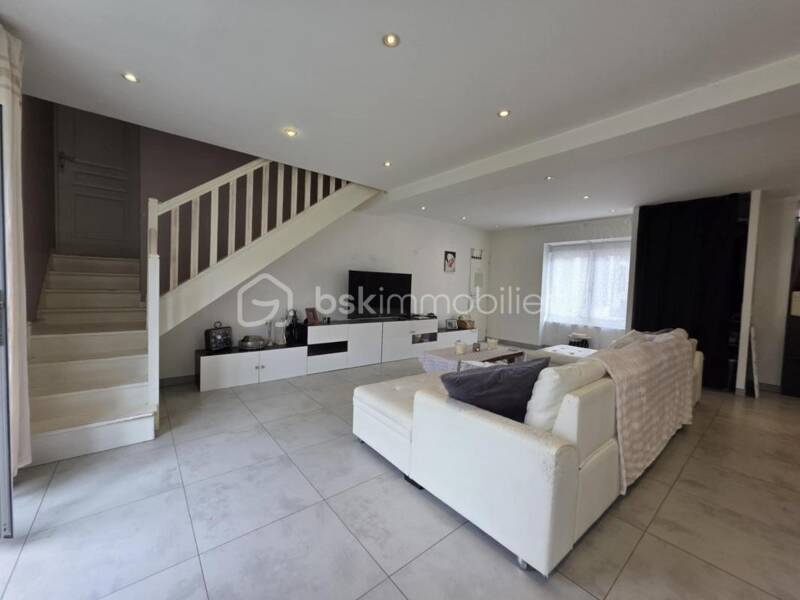 Maison à vendre, 145m², MONTCOURT FROMONVILLE