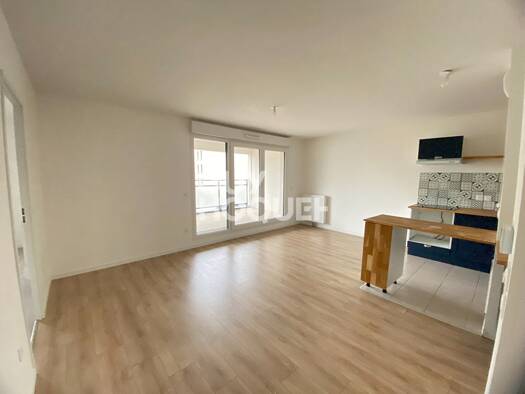Appartement à louer 820 € 2 pièces 1 chambre 44 m² Étage 3/4 Sud Ville Chartres 28000