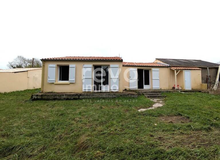 Maison de plain-pied à vendre 155 000 € 3 pièces 2<br/>chambres 58 m²<br/>superficie 687 m²<br/>terrain Saint Colomban 44310