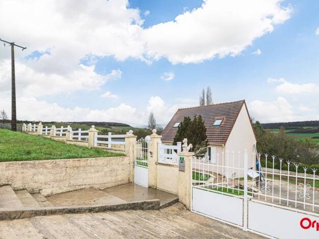 Maison à vendre 189 500 € 5 pièces 4 chambres 86 m² 1 334 m² de terrain Vallées en Champagne 02330