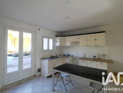 Maison de ville à vendre 146 500 € 3 pièces 2 chambres 70 m² 150 m² de terrain Hôpital-Chasse Royale-Le Pré Le Mans 72000