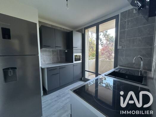 Appartement à vendre 176 000 € 4 pièces 3 chambres 63 m² Étage 1/3 Edouard Vaillant Bobigny 93000