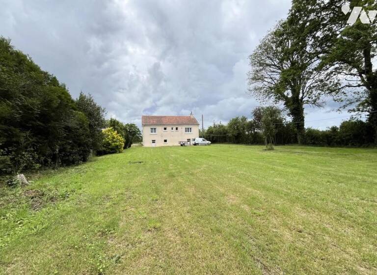 Maison à vendre 220 200 € 4 pièces 3<br/>chambres 102 m²<br/>superficie 3 770 m²<br/>terrain Pornic 44210