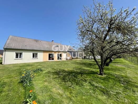 Maison à vendre 246 000 € 6 pièces 4 chambres 171 m² 1 600 m² de terrain Moulins sur Yevre 18390