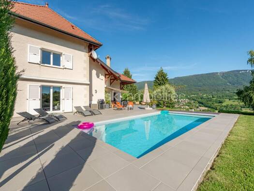 Maison à vendre 990 000 € 6 pièces 4 chambres 173 m² 4 396 m² de terrain Chapeiry 74540