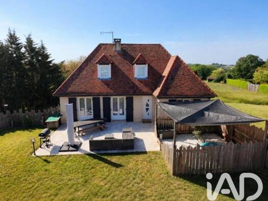 Maison à vendre 290 000 € 7 pièces 5 chambres 155 m² 1 659 m² de terrain Salignac-Eyvigues 24590
