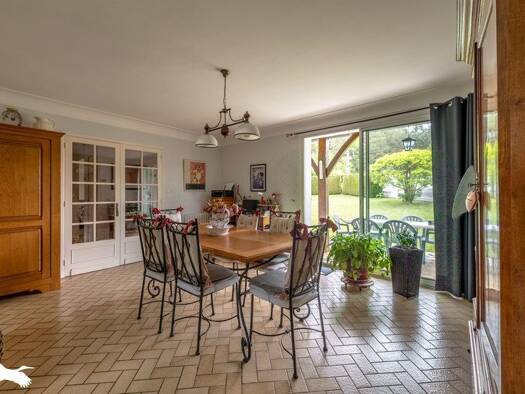 Maison de plain-pied à vendre 231 440 € 5 pièces 3 chambres 100 m² 15 519 m² de terrain Antonne-et-Trigonant 24420