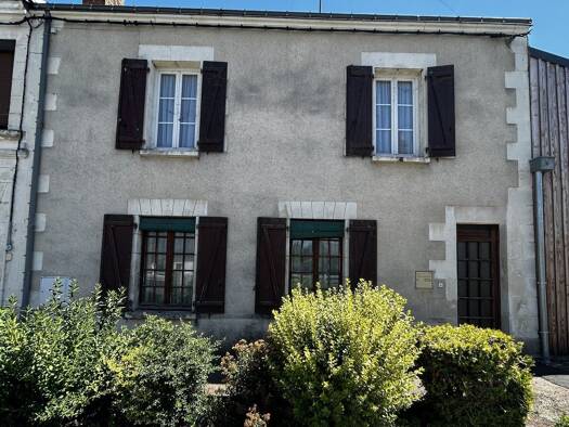 Maison à vendre 95 400 € 4 pièces 2 chambres 100 m² Ligueil 37240
