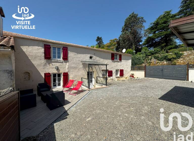 Maison à vendre 199 000 € 5 pièces 3<br/>chambres 111 m²<br/>superficie 325 m²<br/>terrain Sérigné 85200