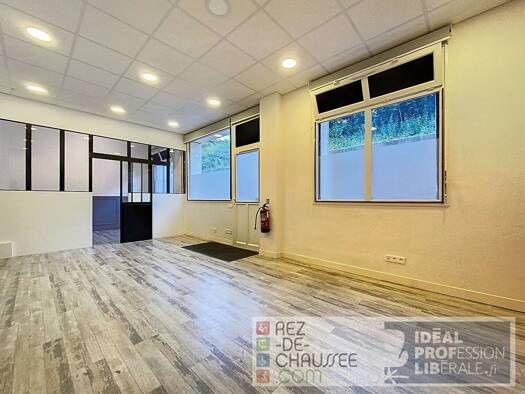 Espace bureau à vendre 300 000 € 53 m² de bureaux Hôtel de Ville Courbevoie 92400