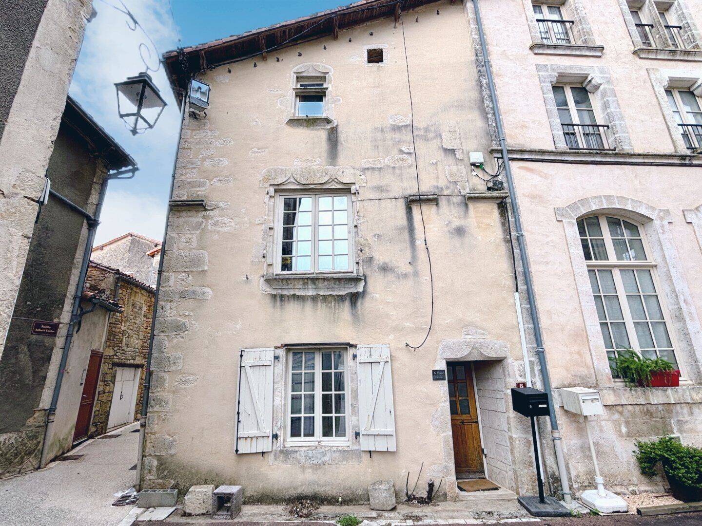 Maison à vendre, 93m², NANTEUIL EN VALLEE