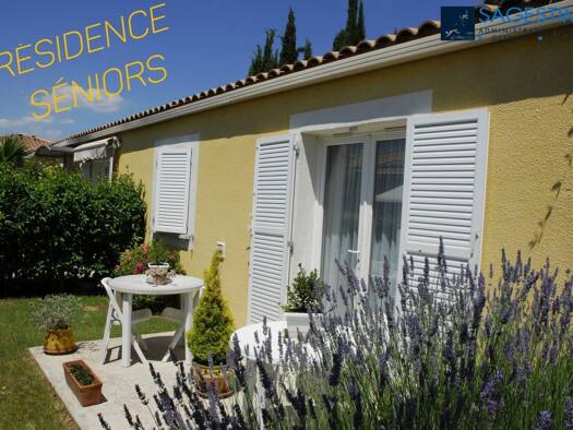 Appartement à louer 1 045 € 3 pièces 2 chambres 48,2 m² RDC Agde 34300