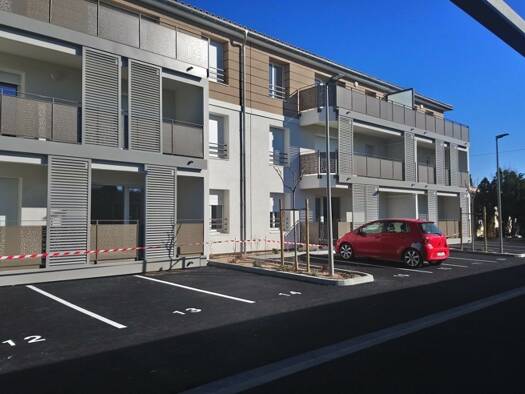 Parking à louer 17 € 10 m² Centre Les Angles 30133