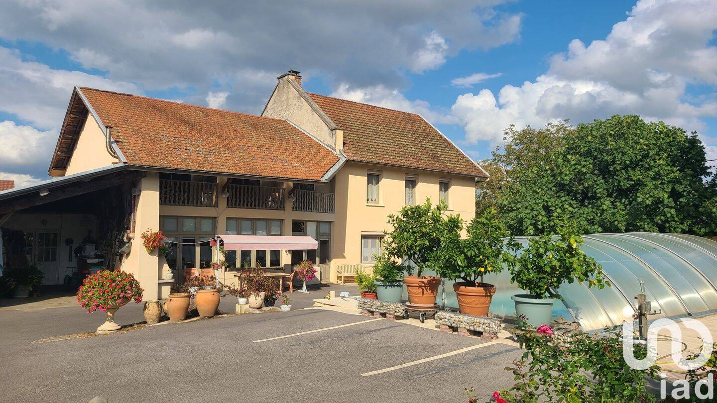 Maison à vendre, 365m², SAINT SIMEON DE BRESSIEUX