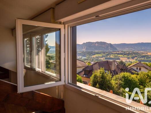 Appartement à vendre 510 000 € 4 pièces 3 chambres 142 m² 1 étages Challex 01630