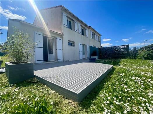 Maison à louer 1 179 € 5 pièces 3 chambres 98,47 m² Hôtel de Ville Couëron 44220