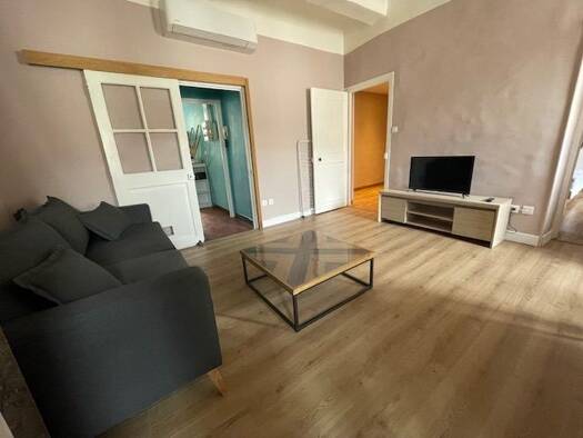 Appartement à louer 740 € 4 pièces 2 chambres 86 m² 2ème étage Alès 30100