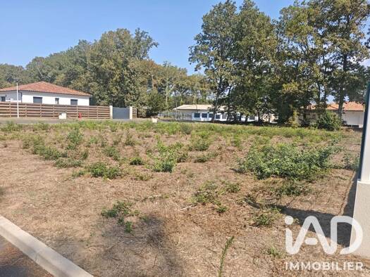 Terrain constructible viabilisé à vendre 74 000 € 501 m² de terrain Mazerolles 40090