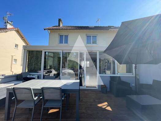 Maison à vendre 365 000 € 6 pièces 3 chambres 104 m² 459 m² de terrain Sud Parmain 95620