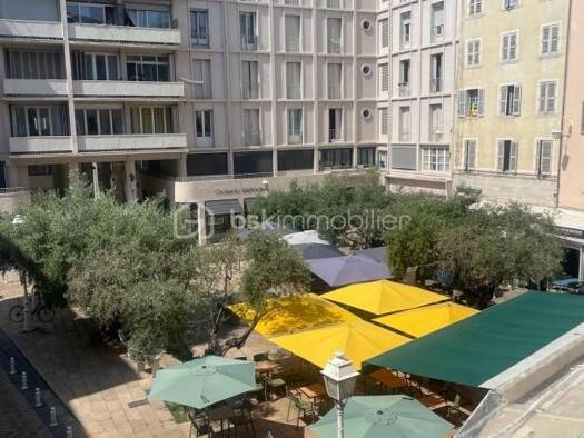 Appartement à vendre 160 000 € 3 pièces 2 chambres 88 m² Étage 2/6 Le Port Toulon 83000