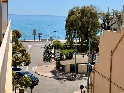 Appartement à vendre 255 000 € 2 pièces 1 chambre 34 m² Étage 3/5 Bioves-Casino Menton 06500