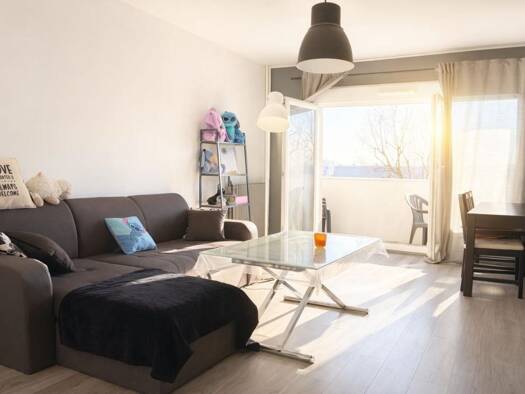 Appartement à vendre 149 000 € 3 pièces 2 chambres 64,7 m² 6 étages Berliet-Gare-Garibaldi Saint-Priest 69800