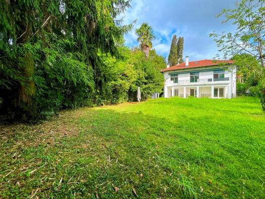 Maison de ville à vendre 494 000 € 6 pièces 5 chambres 179 m² 948 m² de terrain Pau Sud Pau 64000