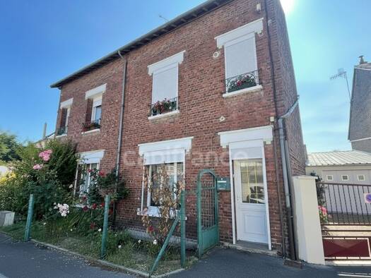 Maison à vendre 130 000 € 6 pièces 3 chambres 127 m² 239 m² de terrain Sud Ouest Chauny 02300
