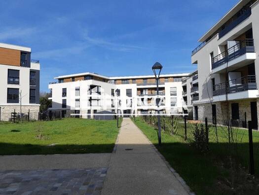 Appartement à louer 950 € 2 pièces 1 chambre 38,4 m² RDC/3 La Haise les Gares Plaisir 78370