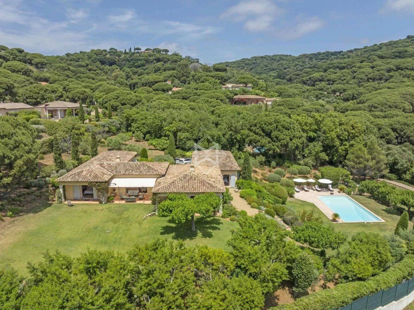 Maison à vendre, 283m², LA CROIX VALMER