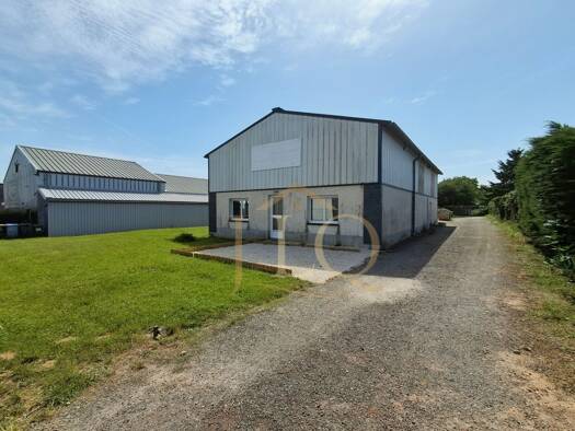 Espace bureau à vendre 350 000 € 201 m² de bureaux Pierres 28130