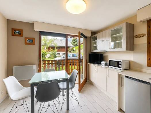 Appartement à vendre 167 000 € 3 pièces 2 chambres 28,46 m² RDC Châtel 74390