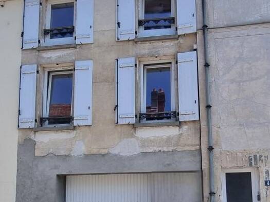 Maison de ville à vendre 89 900 € 3 pièces 2 chambres 98 m² 26 m² de terrain Centre Château-Thierry 02400