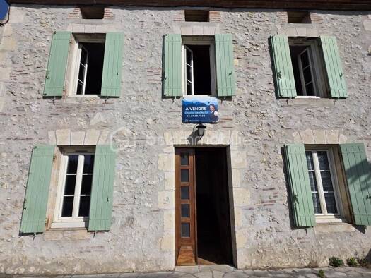 Maison à vendre 160 000 € 3 pièces 2 chambres 110 m² 4 090 m² de terrain Roquefort 47310