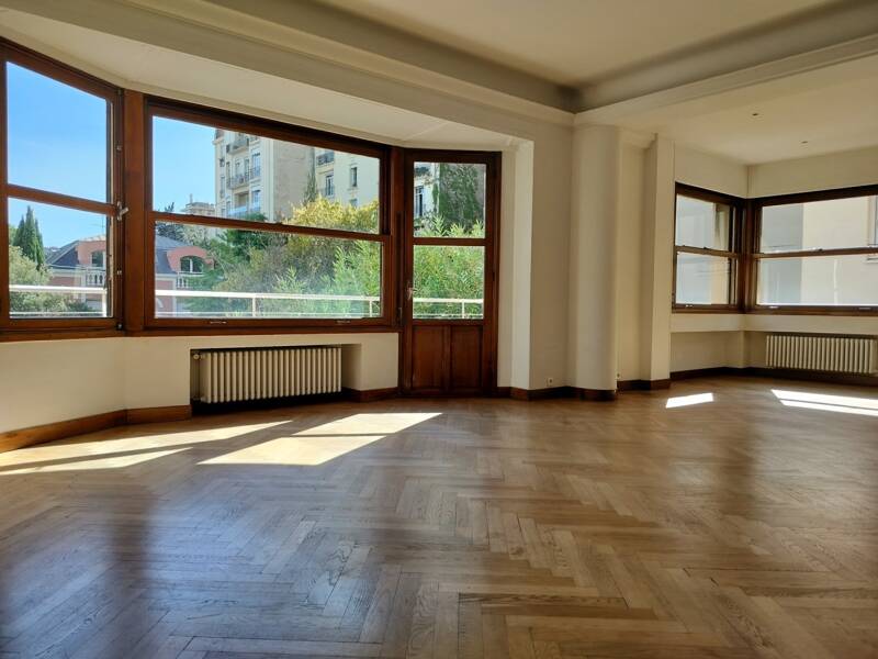 Maison à louer, 114m², MARSEILLE 8E