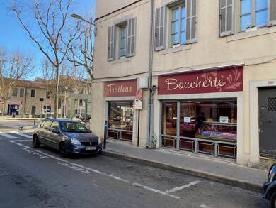 Local commercial à vendre 224 700 € 113 m² de surface de vente Nimes 30000