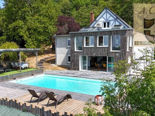 Villa à vendre 483 000 € 8 pièces 5 chambres 200 m² 4 760 m² de terrain Vendôme 41100