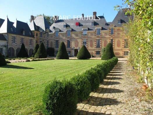 Château à vendre 1 900 000 € 40 pièces 32 chambres 2 870 m² 210 000 m² de terrain Pacy-sur-Eure 27120