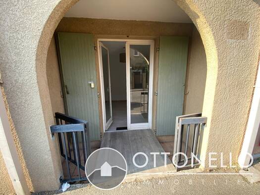 Espace bureau à louer 880 € 74 m² de bureaux Village Roquebrune sur Argens 83520