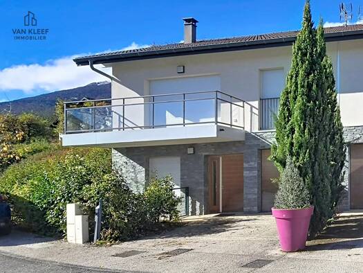 Maison jumelée à vendre 690 000 € 4 pièces 3 chambres 117 m² 450 m² de terrain Thoiry 01710